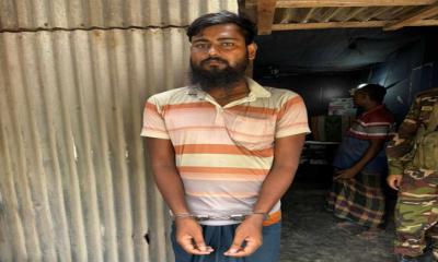সিংড়ায় ট্রাক থেকে চাঁদা আদায়ের সময় সেনাবাহিনীর হাতে চাঁদাবাজ গ্রেফতার