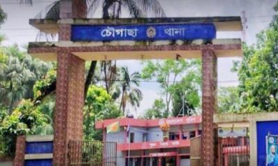 আসামি ধরতে গিয়ে স্থানীয়দের হামলা যশোরে ওসিসহ ৭ পুলিশ সদস্য আহত