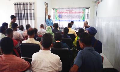মধ্যনগরে প্রাথমিক বিদ্যালয়ে মাল্টিমিডিয়া প্রজেক্টর ও ল্যাপটপ বিতরণ