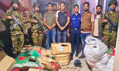 নড়াইলে বিপুল পরিমাণ দেশীয় অস্ত্রসহ একজন গ্রেফতার