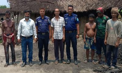 ফরিদপুরে কয়লার কারখানায় যৌথ বাহিনীর অভিযান ৫০ হাজার টাকা জরিমানা