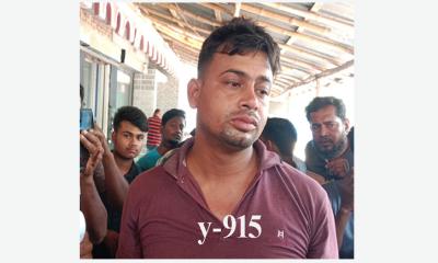 যশোরের শার্শায় ১০ পিস স্বর্ণের বারসহ পাচারকারী আটক