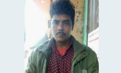 নলছিটিতে স্কুল শিক্ষককে প্রকাশ্যে মারধর