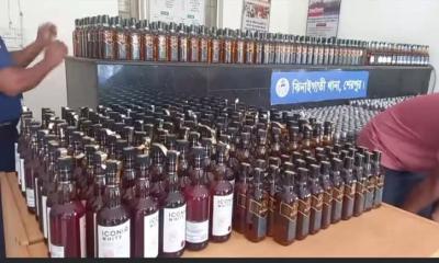 ঝিনাইগাতীতে ১৩৮৬ বোতল বিদেশি মদ জব্দ করেছে পুলিশ