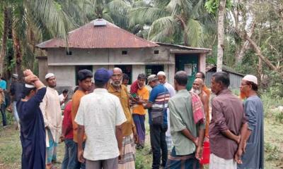 মোরেলগঞ্জে মসজিদে হামলায় জুমার নামাজ পন্ড আহত ১৫