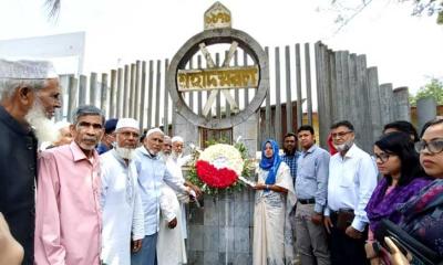 গণহত্যা দিবসে বধ্যভুমিতে কালীগঞ্জ উপজেলা প্রশাসনের শ্রদ্ধা নিবেদন