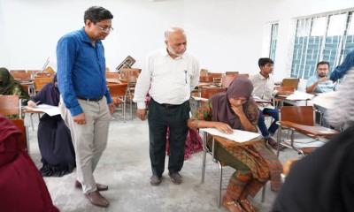 বাকৃবিতে ঢাবির ‘ব্যবসায় শিক্ষা’ ইউনিটের পুনঃভর্তি পরীক্ষা সম্পন্ন