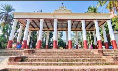 চিত্রা পাড়ের জমিদারদের বাঁধাঘাট আজও কালের সাক্ষী হয়ে দাঁড়িয়ে