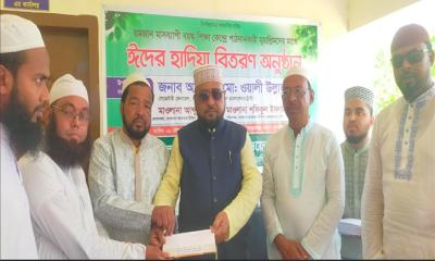 ৫০ মুয়াল্লিমের মাঝে ২ লাখ টাকা ঈদের হাদিয়া বিতরণ