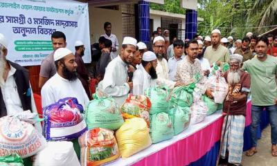 ঝালকাঠিতে রেডলাইন ওয়েলফেয়ার ফাউন্ডেশনের ইফতার ও নগত অর্থ বিতরণ