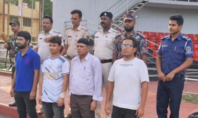 ভারতে জেল খেটে বেনাপোল দিয়ে স্বদেশে ফিরলো ৪ যুবক