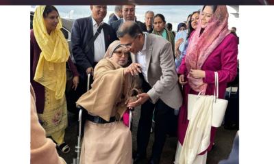 হিথ্রো বিমানবন্দরে পৌঁছেছেন খালেদা জিয়া