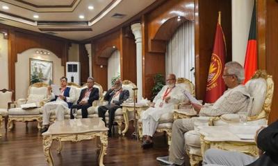 প্রধান উপদেষ্টার সঙ্গে বৈঠকে বিএনপির ৪ সদস্যের প্রতিনিধি দল