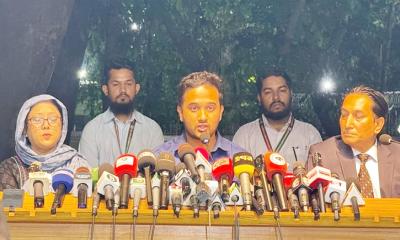 স্নিগ্ধ জুলাই স্মৃতি ফাউন্ডেশনের সিইও পদ থেকে পদত্যাগ করেছেন