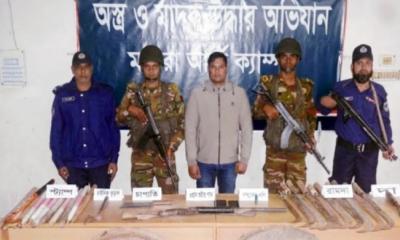 শালিখায় যৌথ বাহিনীর অভিযানে অস্ত্রসহ গ্রেফতার- ১