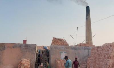 বন্ধ ঘোষণার একদিন পরেই ফের চালু অবৈধ তিন ইটভাটা