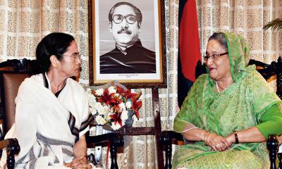 শেখ হাসিনাকে কলকাতায় আমন্ত্রণ জানালেন মমতা বন্দ্যোপাধ্যায়