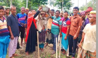 গোবিন্দগঞ্জে গ্রামীণ রাস্তা সংস্কার কাজের উদ্বোধন