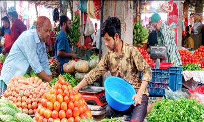 নিত্যপণ্যের বাজারে অস্থিরতা বাড়ছেই