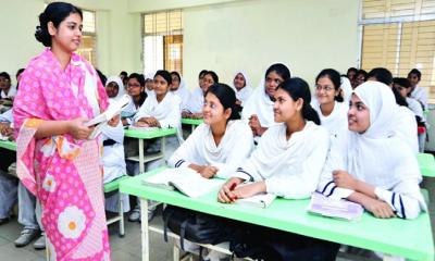 কর্মবিরতির সিদ্ধান্ত থেকে সরে এলেন শিক্ষকরা