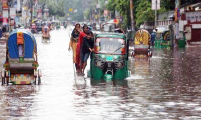 দেড় ঘণ্টার বৃষ্টিতে ভোগান্তিতে নগরবাসী