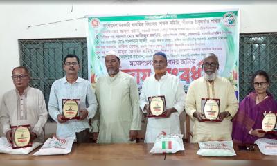 পীরগঞ্জে ৬ অবসরপ্রাপ্ত শিক্ষককে বিদায় সংবর্ধনা