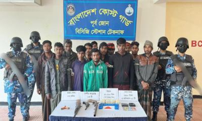 নাফ নদীতে কোস্টগার্ডের সঙ্গে মাদক কারবারির বন্দুকযুদ্ধ, নিহত ১