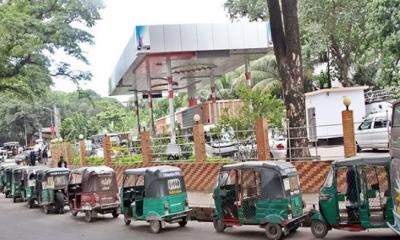 মিটারের বেশি ভাড়া নিলে সিএনজি চালককে জরিমানা