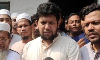 আ.লীগ নিষিদ্ধের বিষয়ে সরকার একা সিদ্ধান্ত নিতে পারে না: তথ্য উপদেষ্টা