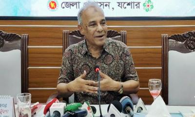 সিভিল ড্রেসে আসামি ধরতে পারবে না পুলিশ: স্বরাষ্ট্র উপদেষ্টা
