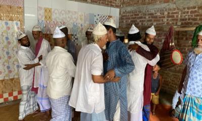সৌদির সঙ্গে মিল রেখে নোয়াখালীর ৫ গ্রামে ঈদের জামাত অনুষ্ঠিত