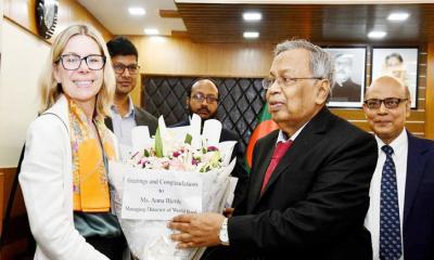 ঋণ পরিশোধে বাংলাদেশের অবস্থান ভালো: বিশ্বব্যাংকের এমডি