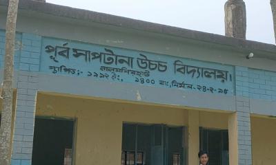 ‘বোরখা পড়ায় তোকে বেশ্যার মতো লাগে’ বললেন শিক্ষক!