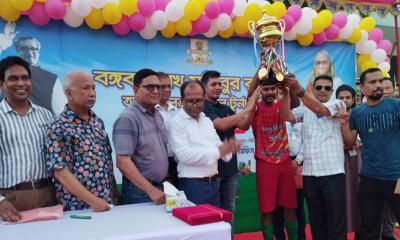 আন্তঃকলেজ ফুটবল টুর্ণামেন্টে চ্যাম্পিয়ন ভজনপুর কলেজ