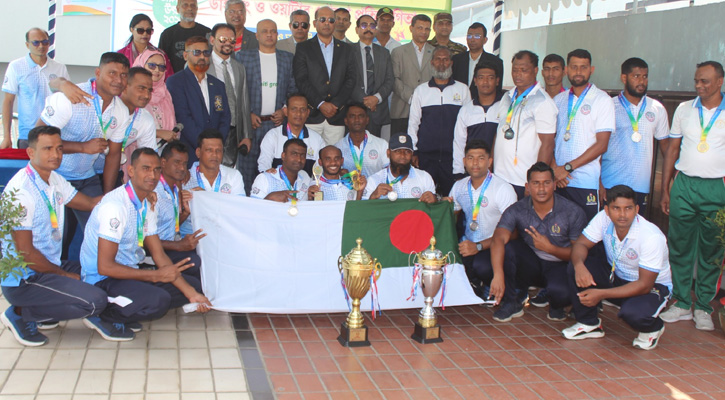 ওয়াটারপোলো প্রতিযোগিতায় সেনাবাহিনী ও  কুষ্টিয়া জেলা চ্যাম্পিয়ন