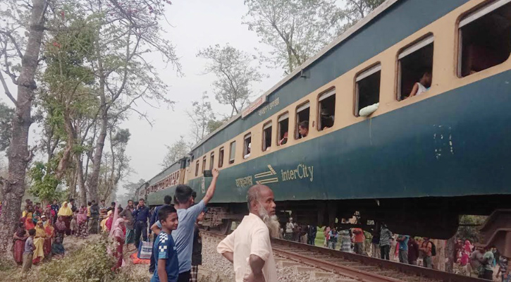 নীলফামারীতে ট্রেনের ধাক্কায় নিহত দুই