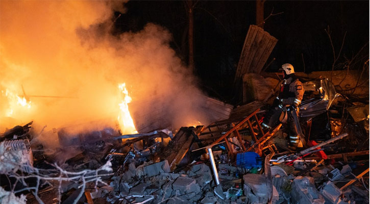 নতুন বছরের শুরুতেই পাল্টাপাল্টি হামলা রাশিয়া ও ইউক্রেনের