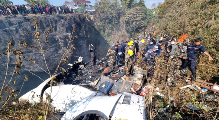 নেপালে বিমান বিধ্বস্ত:  নিহত ৬৮, জীবিত উদ্ধার ২ (ভিডিও)