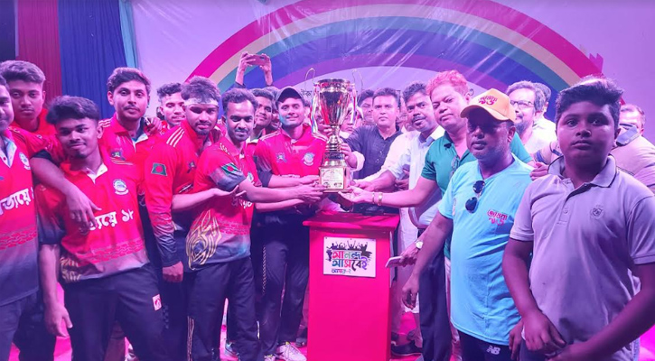 ঝিটকা আনন্দ মোহন উচ্চ বিদ্যালয়ে ক্রিকেট উৎসব অনুষ্ঠিত