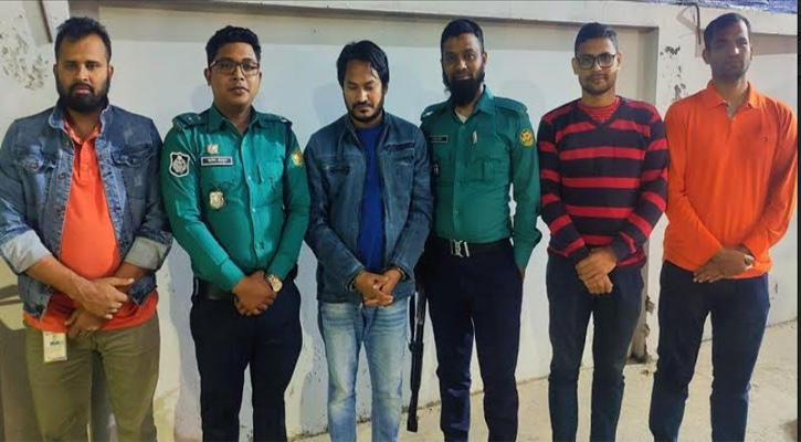 ডক্টর পরিচয়ে অভিনব কায়দায় ল্যাপটপ চুরি!