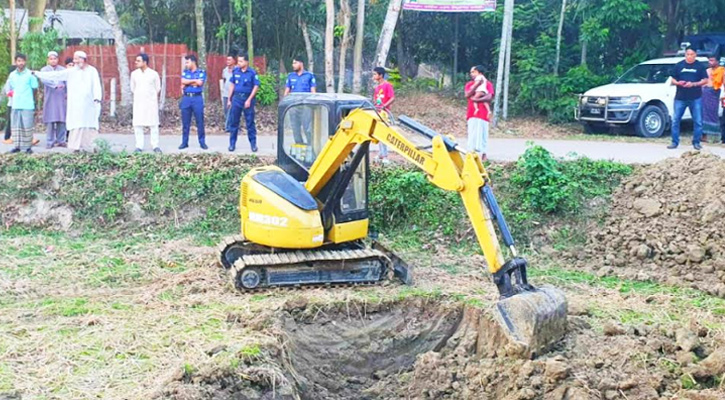 হাটহাজারীতে টপসয়েল কর্তন, সাবেক ইউপি চেয়ারম্যানকে জরিমানা