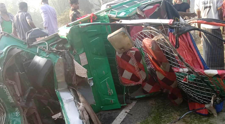 কক্সবাজারে ট্রাক-অটোরিকশার মুখোমুখি সংঘর্ষ, নিহত ৩