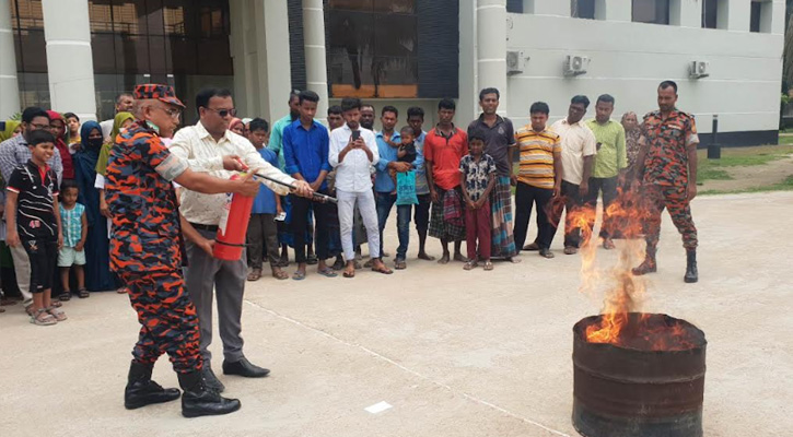 মাদারগঞ্জে জনসচেতনতার লক্ষে ফায়ার সার্ভিসের মহড়া