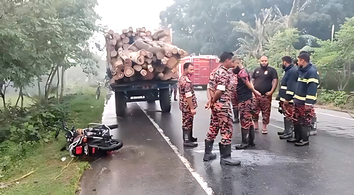 এক বাইকে চার আরোহী, নিহত ৩