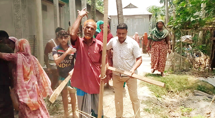 রাজীবপুরে জমি সংক্রান্ত বিরোধে বাড়ীতে গিয়ে হামলা