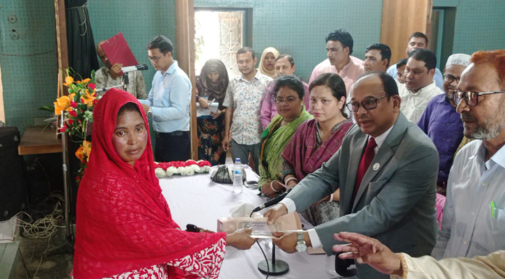 বোদায় রেলপথমন্ত্রীর স্বেচ্ছাধীন তহবিল হতে ৫ লাখ টাকা অনুদান বিতরণ