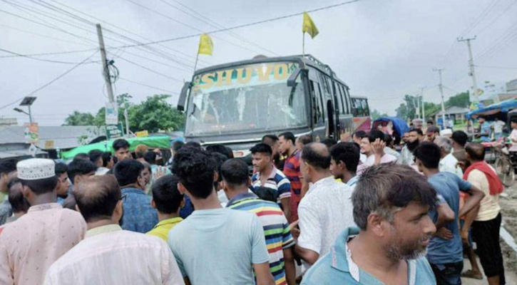 বাসের চাপায় প্রাণ গেল ভ্যান চালকের