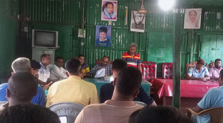 বোয়ালমারীতে সেচ্ছাসেবক লীগের বর্ধিত সভা