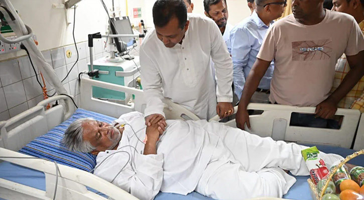 আমানকে দেখতে হাসপাতালে প্রধানমন্ত্রীর প্রতিনিধি দল