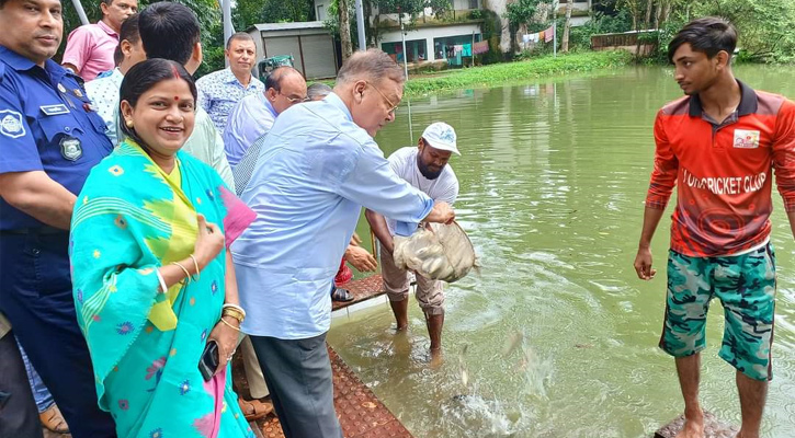 শ্রীমঙ্গলে পোনামাছ অবমুক্তকরণ